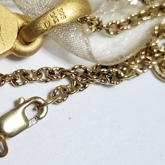 VERA WANG 18KT Gold over Silver Logo Signature Nec - Picture 9 of 10